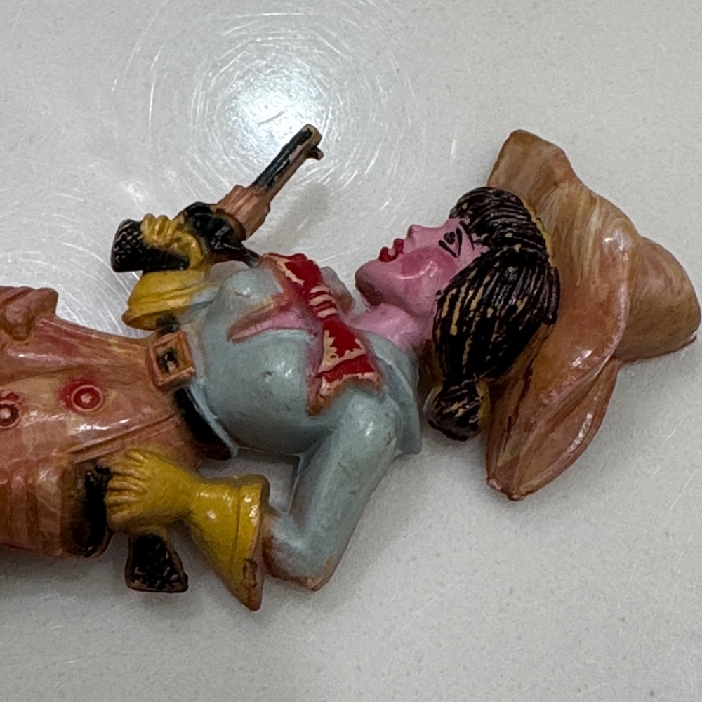 Vintage Cowgirl Plastic Celluloid Brooch Pin - Picture 4 of 5